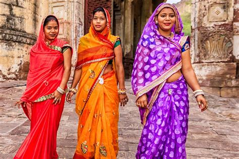 fotos de mujeres de la india|420.900+ Mujeres En La India Fotografías de stock, fotos e。